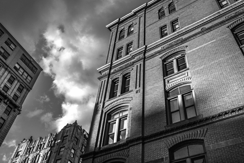 black-and-white-city-house-378-825x550